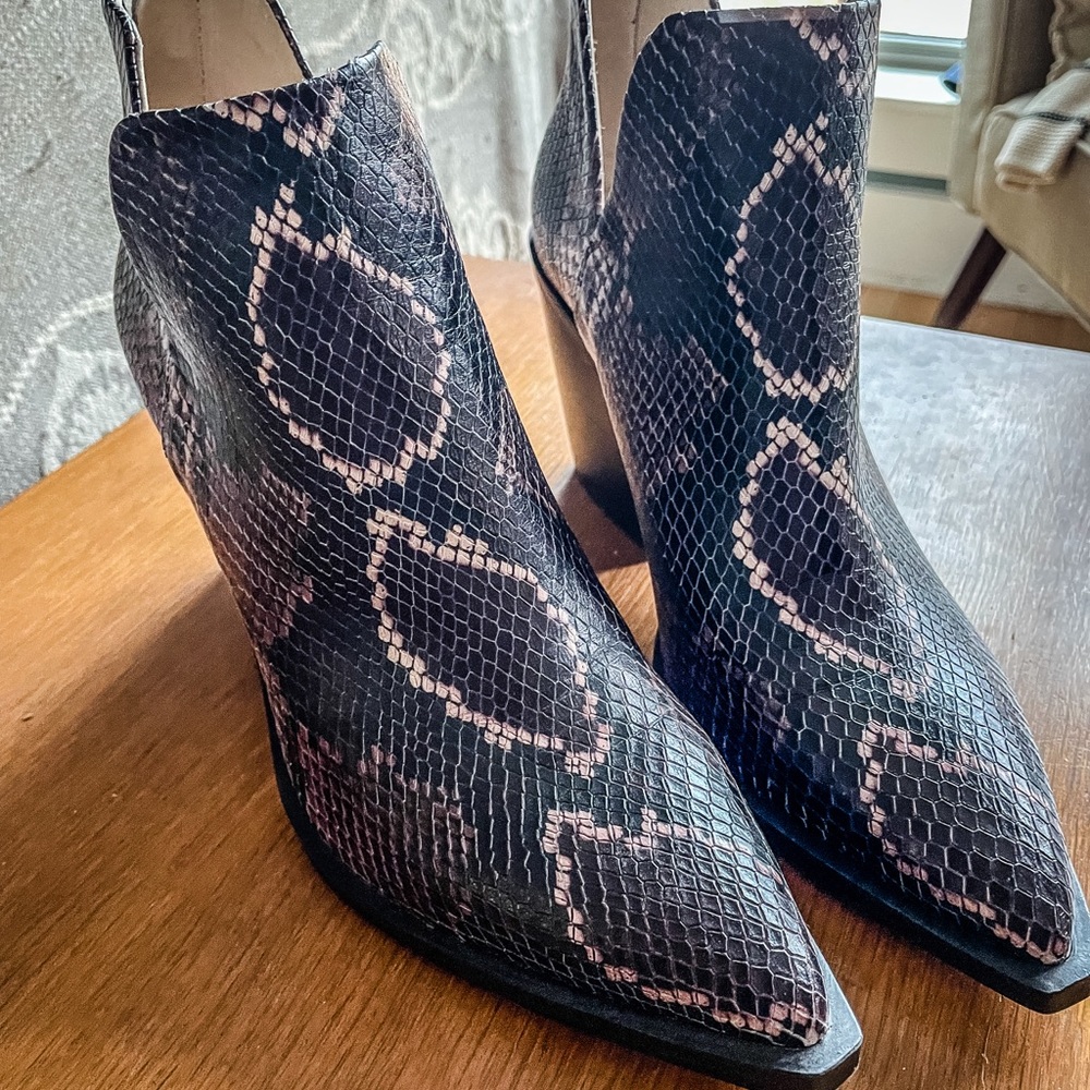 Vince Camuto Snip Toe Gigietta Bootie